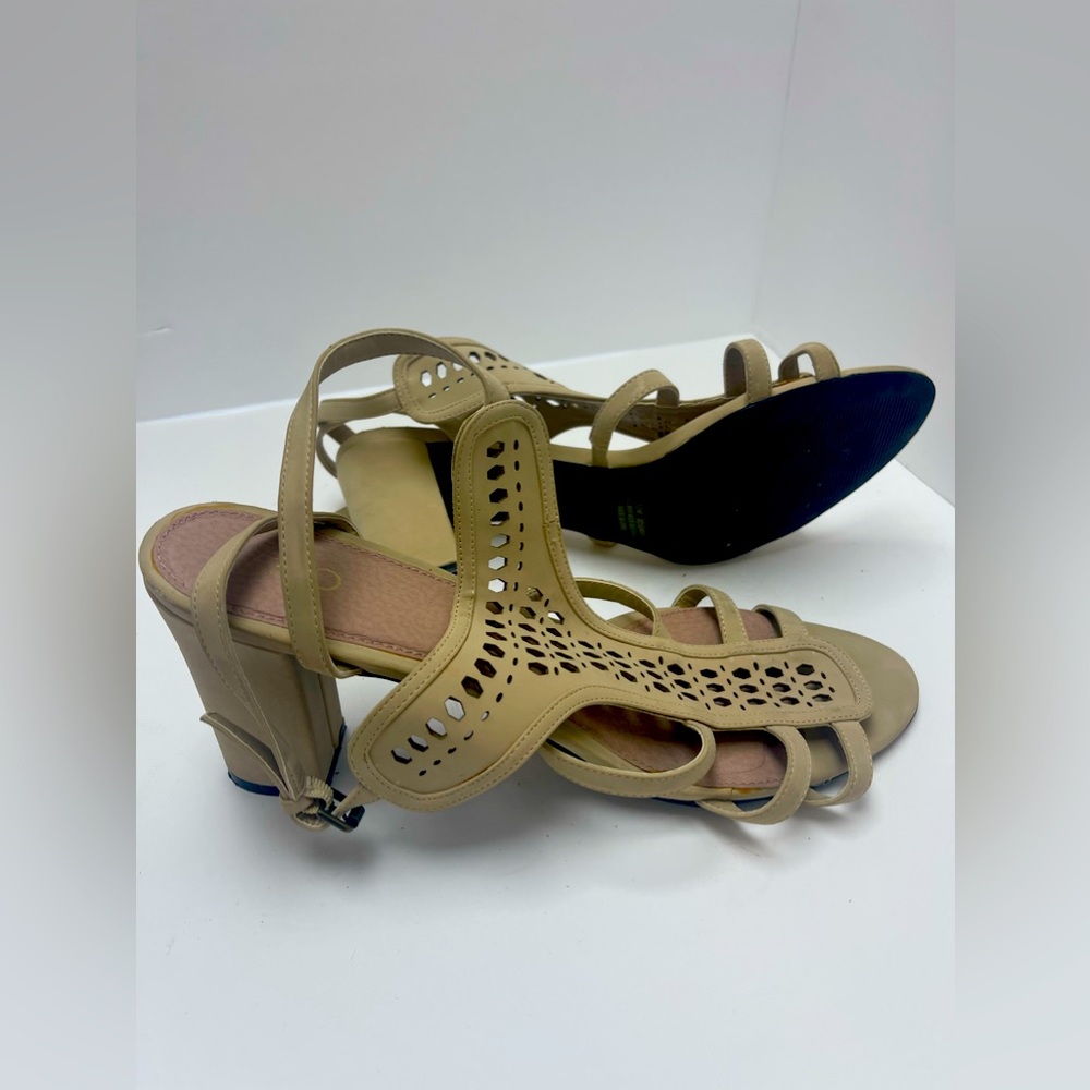 Cato 12medium low heel sandals comfy